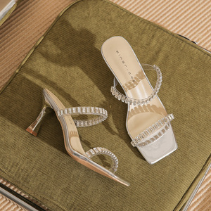 Mules de lujo con pedrería y punta abierta, tacones bajos de última moda para mujer - Product Image 4