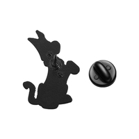 Alfileres esmaltados animados de comedia de dibujos animados, broches de Metal de perro gris con personaje de Anime, insignia de solapa, accesorios de joyería, regalos para amigos
