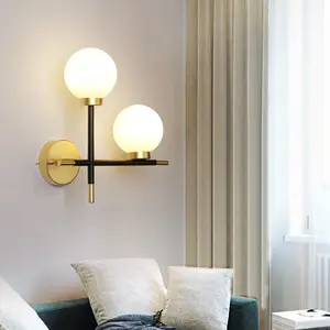 Lampu Dinding 2-Light Hitam dan Emas Modern, Lampu Kap Lampu Dinding Kamar Tidur Kaca Globe Susu Putih Molekuler