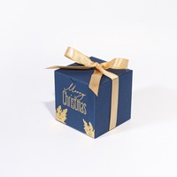 Boîtes cadeaux en papier pour Noël, boîtes carrées pour bonbons et friandises avec ruban en soie pour l'emballage de cadeaux de fête de Noël