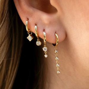 Pendientes Colgantes de Zirconia de Acero Inoxidable Coreano con Baño de Oro de 18K, Diseño Antideslustre, Venta al por Mayor para Mujer - Product Image 1