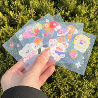 Autocollant holographique sans MOQ, autocollant mural personnalisé, design mignon d'anime et de dessins animés pour cadeaux promotionnels