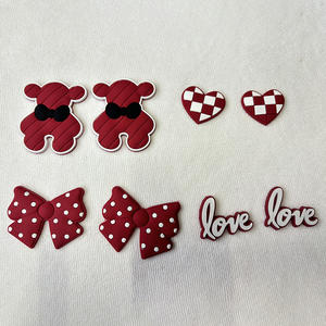 Nieuwigheid Luxe Bling Crown Beer Schoen Bedels Pvc Diy Accessoires Met Steentjes Sprankelend Beerontwerp Door Ontwerpers - Product Image 1