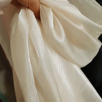 Tissu en organza rose brillant, tissu satiné liquide pailleté, gaze tissée, tissu satiné Lily pour robe de femme