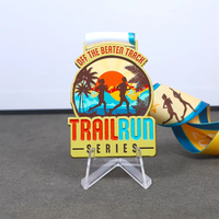 Médaille de finisseur de course de trail en alliage de zinc avec émail souple et ruban imprimé personnalisé pour la récompense des vainqueurs des courses de cross-country 5K 10K en extérieur