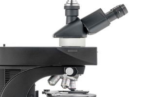 Visoria P/2700P polarisant offre une efficacité et un confort supérieurs dans les opérations de recherche sur échantillons quotidiens - Product Image 5