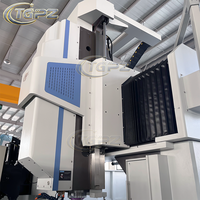 Centre d'usinage CNC à 5 axes à portique vertical PENG ZHENG GMC3020, commande FANUC, déplacement de 3000x2000x800 mm, haute précision pour les grands moules