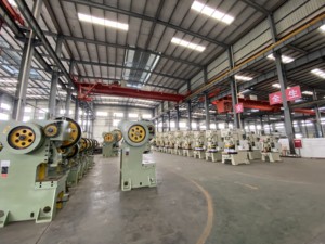 Proveedor dorado Prensa excéntrica completamente automática Placa de papel de aluminio y máquina <span class=keywords><strong>para</strong></span> hacer bisagras de puerta - Product Image 5