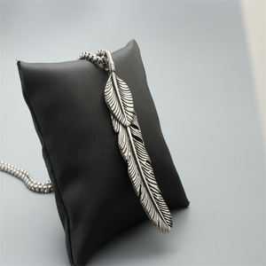 yunnique <b>Feather</b> Pendant Necklace Stainless Steel Unisex Gift Jewelry Fashionable Silver <b>Black</b> Design - Product Image 2