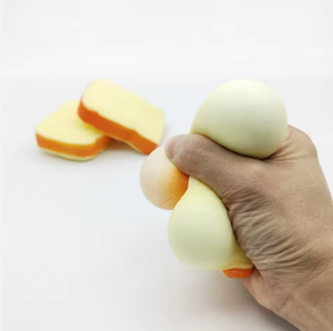 Jouet en peluche TPR en forme <span class=keywords><strong>de</strong></span> tranches <span class=keywords><strong>de</strong></span> <span class=keywords><strong>pain</strong></span> originales et exotiques, simulant une garniture alimentaire, avec rebond lent, pour soulager le stress - Product Image 4