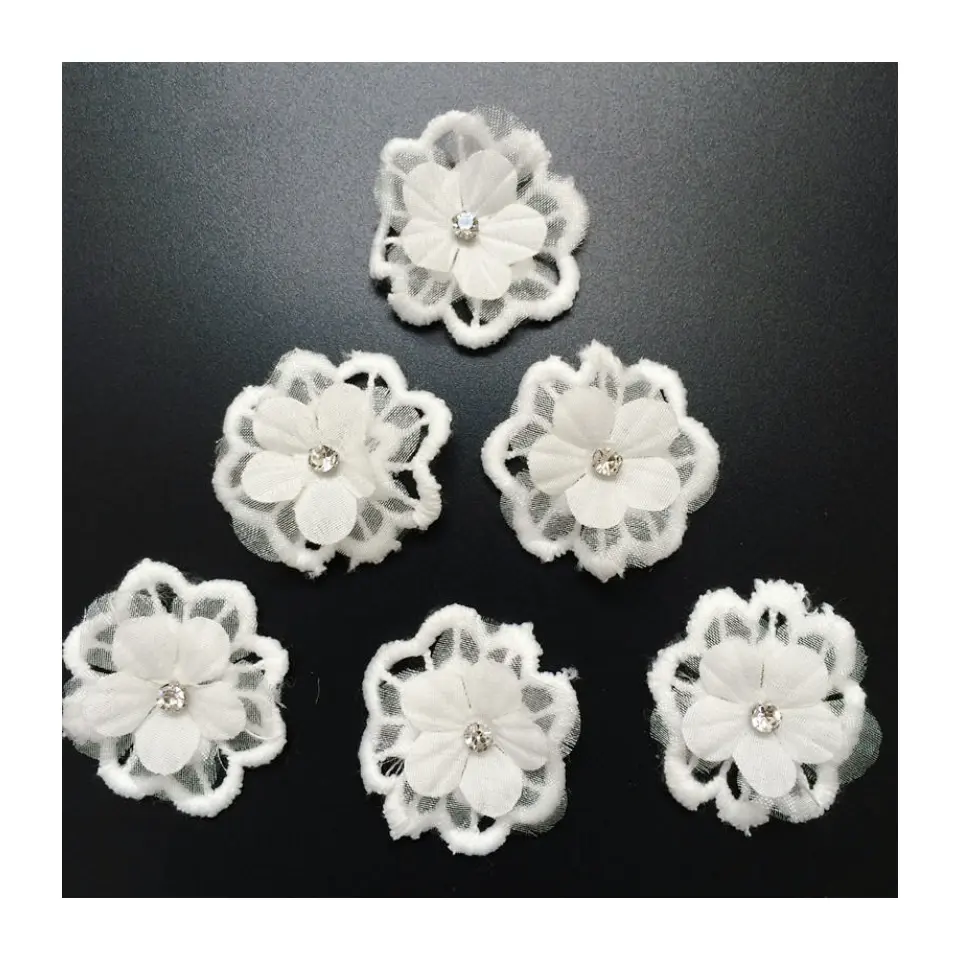 綿100% のカスタムレース生地と3Dダイヤモンドデカール新しいデザインの花嫁ドレスレースフラワーパッチ環境にやさしいビーズの装飾