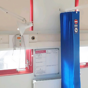 Esun ritardante di fiamma tinto tessuto non tessuto tessuto monouso Privacy tenda <span class=keywords><strong>per</strong></span> strutture mediche disponibile in vari colori - Product Image 6