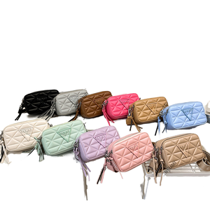 New Classic PU Small Square Shoulder <b>Messenger</b> <b>Bag</b> with <b>Large</b> Capacity Portable Design and Zipper Closure for Women - Product Image 3