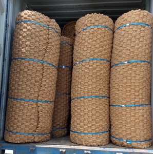 Rouleau de tapis en fibre de coco naturelle brun doré 10m 65kg – Matériau de pavage écologique pour allées de ferme, jardins et aménagements paysagers - Product Image 1