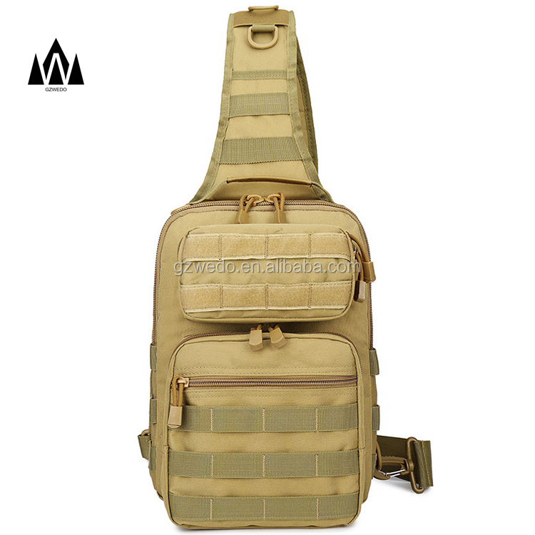 Morral del ejército imagen de archivo. Imagen de blanco - 24949223