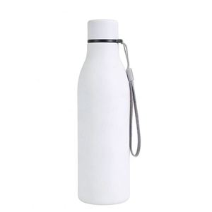 Petite gourde isotherme quotidienne de style américain, en acier inoxydable, avec sangle de transport, idéale pour la salle de sport et les escapades de week-end - Product Image 3