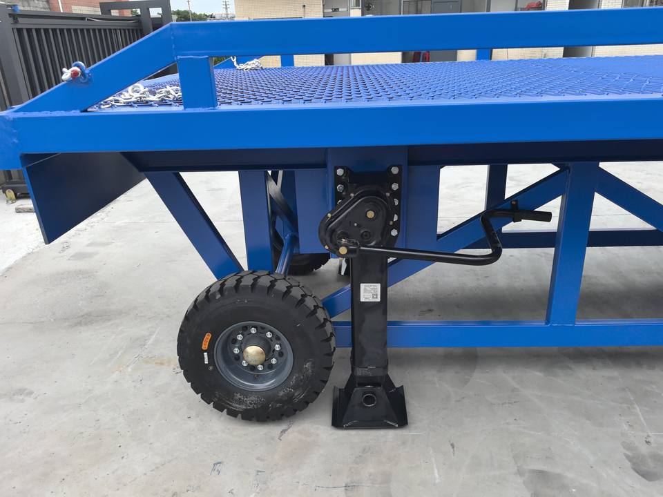 6 Ton Portable Truck Loading Ramp and Adjustable Dock Ramp for ...