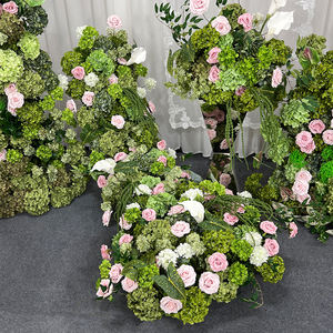Roses et Hortensias Artificiels en Soie Rose et Vert Émeraude, Faits à la Main, Écologiques et Réalistes pour Décoration de Fond de Mariage - Product Image 3