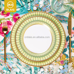 Service de Table de Mariage Européen Élégant – Assiettes de Luxe en Porcelaine Fine avec Bord Doré pour Location d'Événements et Traiteur de Banquets - Product Image 6
