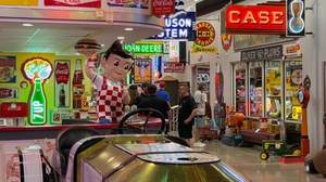 Biểu Tượng Tùy Chỉnh Cổ Điển Neon Kính Dẫn Đăng Ký Cho Cửa Hàng Kinh Doanh Tường Trang Trí Cho Các Cửa Hàng Taxi Xe Công Ty - Product Image 2