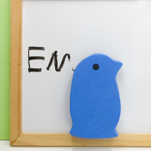 Gomme magnétique personnalisée en <span class=keywords><strong>feutre</strong></span> EVA pour tableau <span class=keywords><strong>blanc</strong></span>, motif pingouin, pour enfants, vente en gros, pas cher, pour bureau et école - Product Image 6