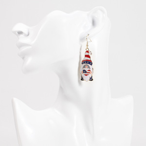 Aretes Colgantes con Diseño de Gnomo de Dibujos Animados, Chapados en Oro, para Mujer, Joyería para Fiestas, Diseño Patriótico con Bandera de Estados Unidos - Product Image 3
