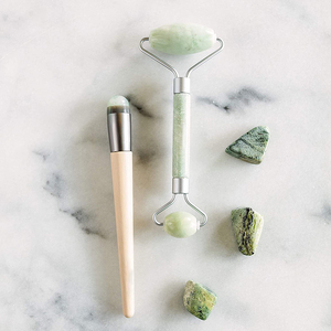 All'ingrosso personalizzato <span class=keywords><strong>pietra</strong></span> di giada verde facciale Masajeador Rodillo Gua Sha Set di strumenti per il massaggio del <span class=keywords><strong>viso</strong></span> sotto gli occhi - Product Image 2