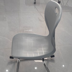 Chaise à bascule de bureau en plastique gris avec pieds chromés ABS, design moderne, 41x42x49 cm - Product Image 4