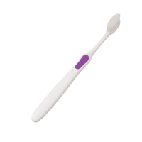 Vente en gros de brosses à dents manuelles colorées pour adultes B817, brosse à dents écologique à poils doux en PBT avec PP+TPE