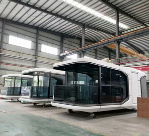 Capsule spatiale préfabriquée 3-en-1 : Maison intégrée pour vivre, travailler et dormir, Pod extérieur pour parc, alimenté à l'énergie solaire, Ferme, Villa - Product Image 1