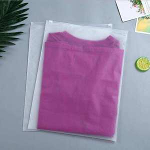 OEM FÁBRICA DE Vietnam al por mayor de plástico personalizado ropa bolsa de embalaje camiseta embalaje cremallera bolsas de almacenamiento de espesor personalizado - Product Image 4