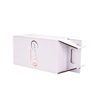 Caja de Cartón Corrugado para Botellas de Vino, Whisky y Vodka con Logotipo Personalizado en Lámina Dorada, Laminación Mate, Troquelada, Blanca, Portátil y Ecológica
