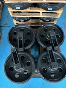 Nhà Máy Giá Dozer <span class=keywords><strong>idler</strong></span> Con lăn rèn <span class=keywords><strong>idler</strong></span> Assy Xe ủi đất khung gầm bộ phận phía trước làm biếng - Product Image 3