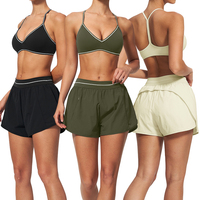 TZ9615-2 Set Yoga Warna-warni dengan Bra Olahraga Halter dan Celana Pendek Cepat Kering Berdetail Ruffle Penutup Pinggul