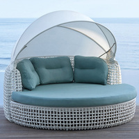 Canapé-lit rond de style moderne avec baldaquin, mobilier d'hôtel de villégiature, résistant aux UV, imperméable, en rotin d'aluminium