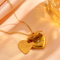 Collier avec pendentif en forme de cœur en acier inoxydable plaqué or 18 carats, bijoux de couple créatifs avec logo personnalisé