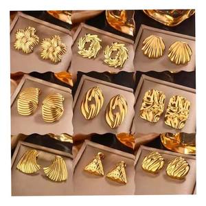 Nuevos Aretes de Botón Geométricos de Flores de Acero Inoxidable para Mujer, Joyería de Moda de Lujo Chapada en Oro de 18K, Tendencia de Boutique 2025 - Product Image 1