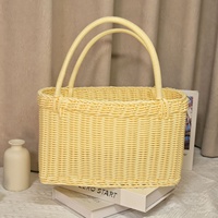 Panier de pique-nique rectangulaire en plastique tressé à la main style rotin, idéal pour la cueillette de légumes et de fleurs, style Instagram