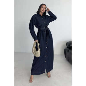 Vestido camisero clásico de mezclilla largo con botones al frente y cintura con lazo en azul marino - Product Image 6