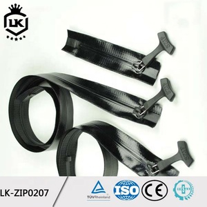 Lanke Biểu Tượng Tùy Chỉnh Có Thể Đặt Vào Nước Màu Đen <span class=keywords><strong>Zip</strong></span> Airproof Dây Kéo Băng Cuộn 100% Dây Kéo Không Thấm Nước Cho Lặn Phù Hợp Với - Product Image 4
