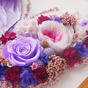 Caja <span class=keywords><strong>de</strong></span> Sombra con Rosa Real Preservada y Mariposa, 31*31cm, Arte Mural 3D Hecho a Mano con Flor Eterna, Único para Cumpleaños y Aniversarios, Morado - Product Image 3