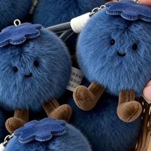 Figurine en peluche Myrtille de 10 cm, accessoire de sac, porte-clés pour éloigner la mauvaise chance - Product Image 4