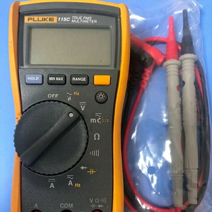 Multímetro de Campo 115C con Retroiluminación FLUKE115C de Segunda Mano - Product Image 1
