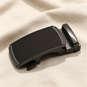 Boucle à cliquet géométrique classique, boucle coulissante automatique en alliage de zinc noir pour ceintures en cuir pour hommes, attache élégante pour ceinture - Product Image 1