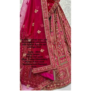 Lehenga Choli de terciopelo de primera calidad para mujer con bordados elaborados, ideal para bodas y fiestas, disponible para la venta. - Product Image 4