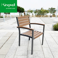 Prix de gros ensemble de meubles de restaurant en plein air chaise de patio résistant aux UV hôtel plastique bois 4 places chaises et table pour café