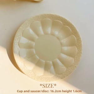 Ensemble tasse et soucoupe en céramique crémeuse de style <span class=keywords><strong>vintage</strong></span> français avec motif floral en relief et tasse en forme de citrouille pour le thé et le café de l'après-midi - Product Image 5