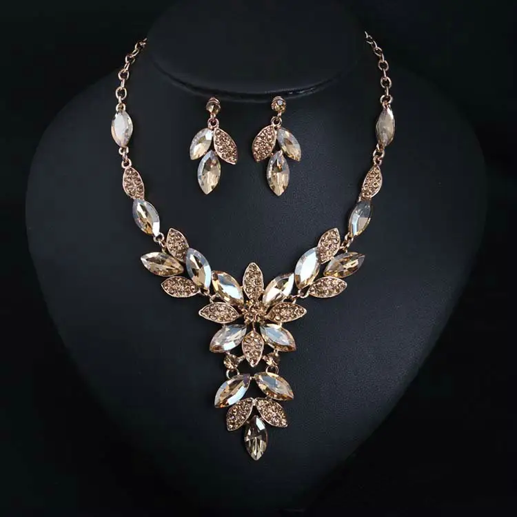 Qushine New Hot Sell Products Handmade Wedding Beautiful Vintage Necklace Earrings Sets Simple Design Jewelry Wholesale