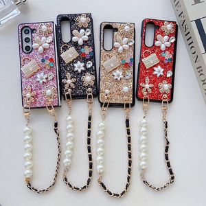 غطاء لحافظة زجاجة العطر لهاتف آيفون 15 برو ماكس غطاء محكم مع حزام رباط غطاء هاتف فاخر ثلاثي الأبعاد مرصع ببلورات الماس وحجر الراين - Product Image 6