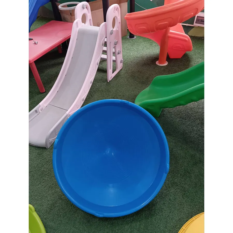 Jouet en plastique de maternelle pour enfants coloré amusant jeu d'habillage pour enfants chaise gyroscopique jouets en plastique pour enfants